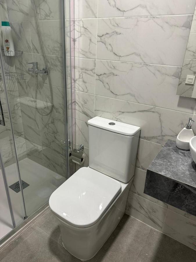 Fantastico Piso A 5 Minutos De La Estacion De Bus Y Tren A Metros De La Playa Apartman Málaga Kültér fotó